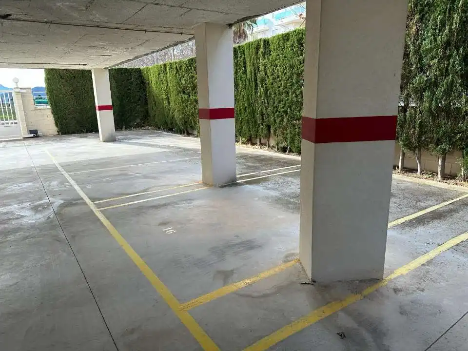 Parkplatz von Garage zum Verkauf in Piles