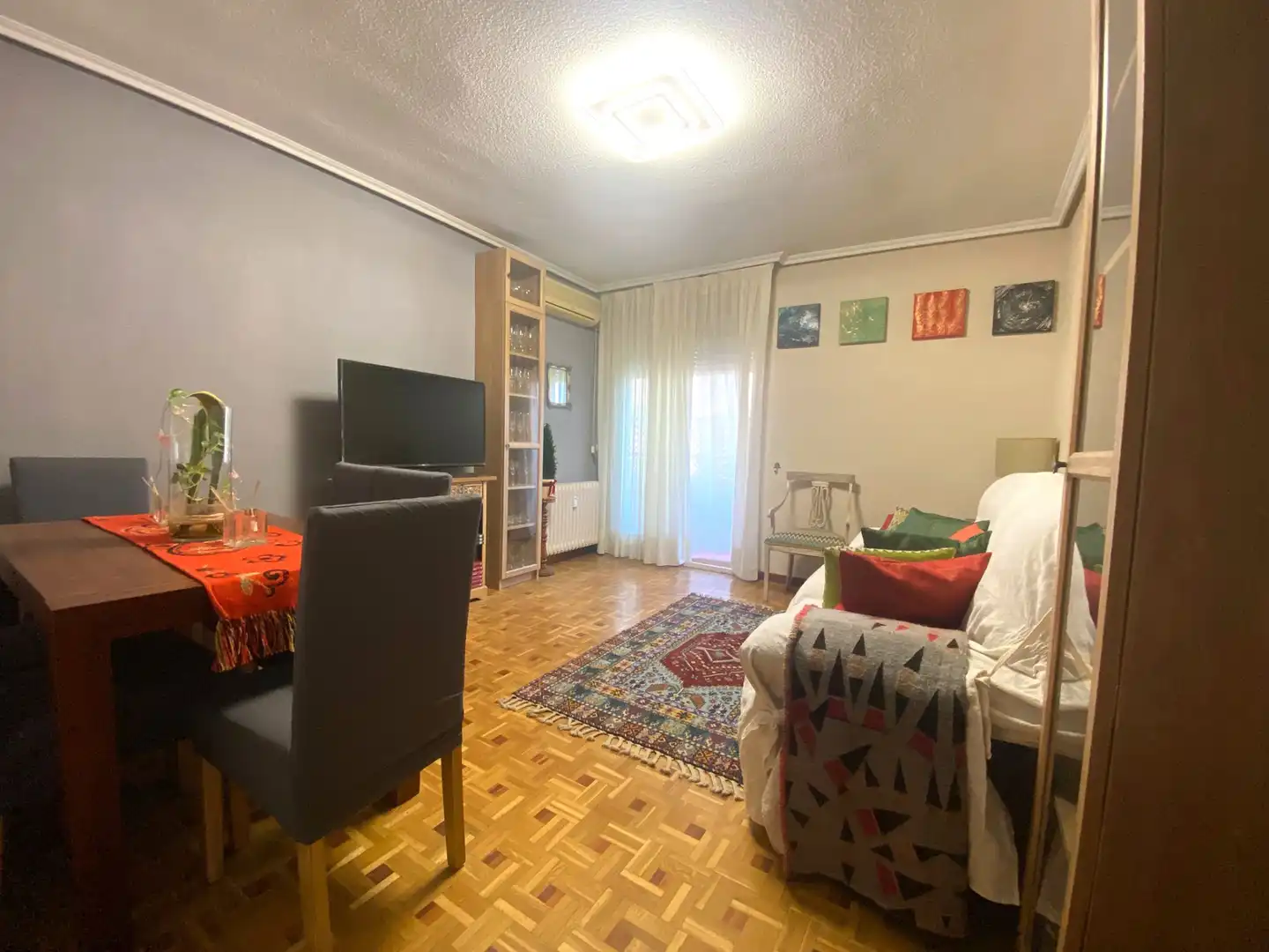 Sala de estar de Piso en venta en Madrid con Calefacción, Parquet y Amueblado
