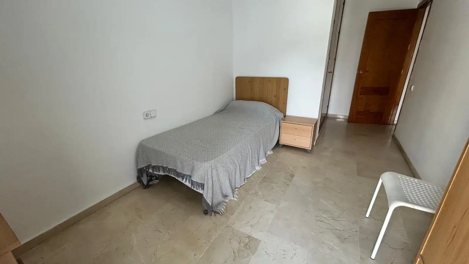 Bedroom of Flat for rent in Algeciras  with Air Conditioner, Furnished and Pets allowed