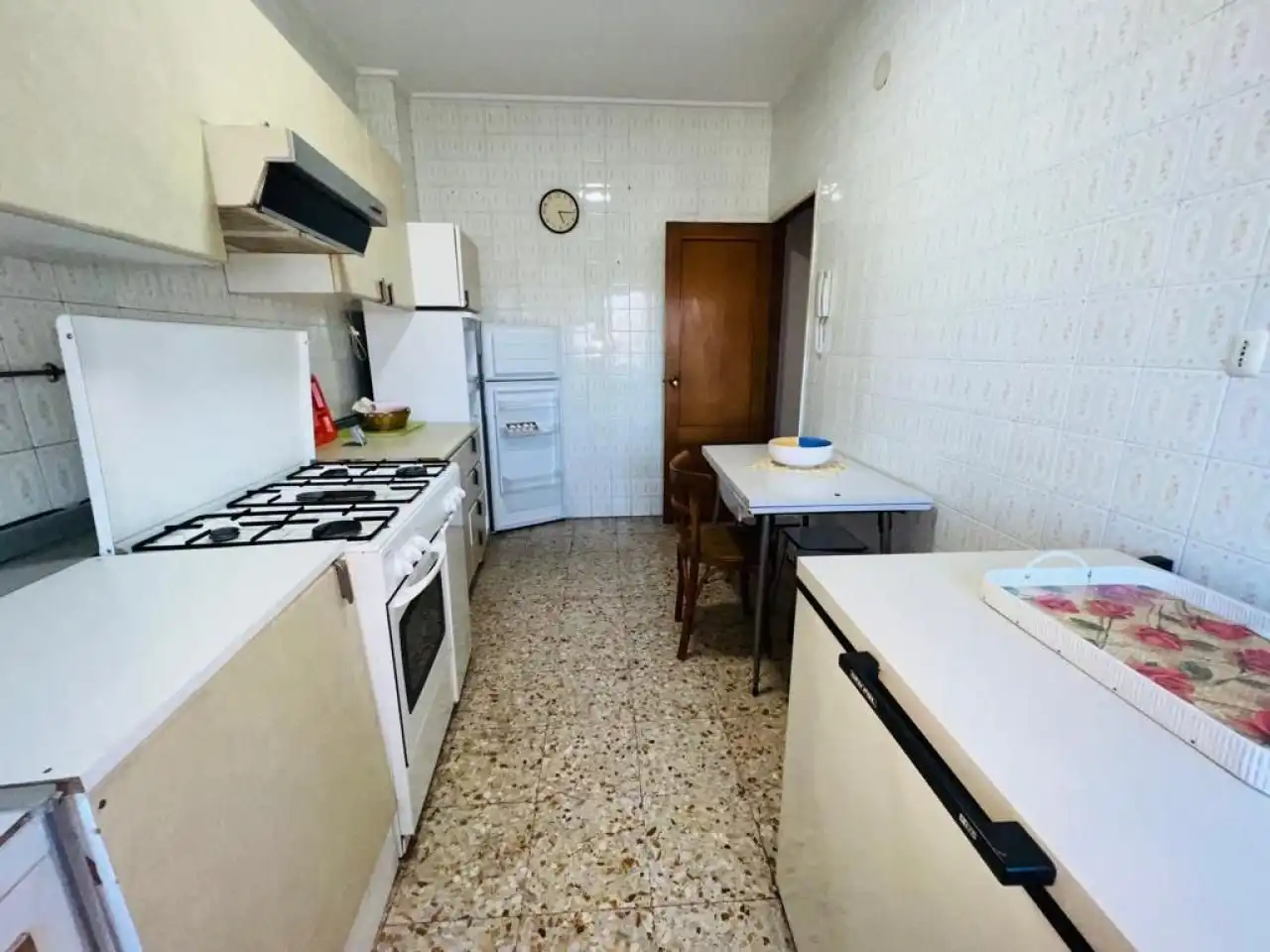 Cuina de Pis de lloguer en Ourense Capital  amb Calefacció, Moblat i Balcó