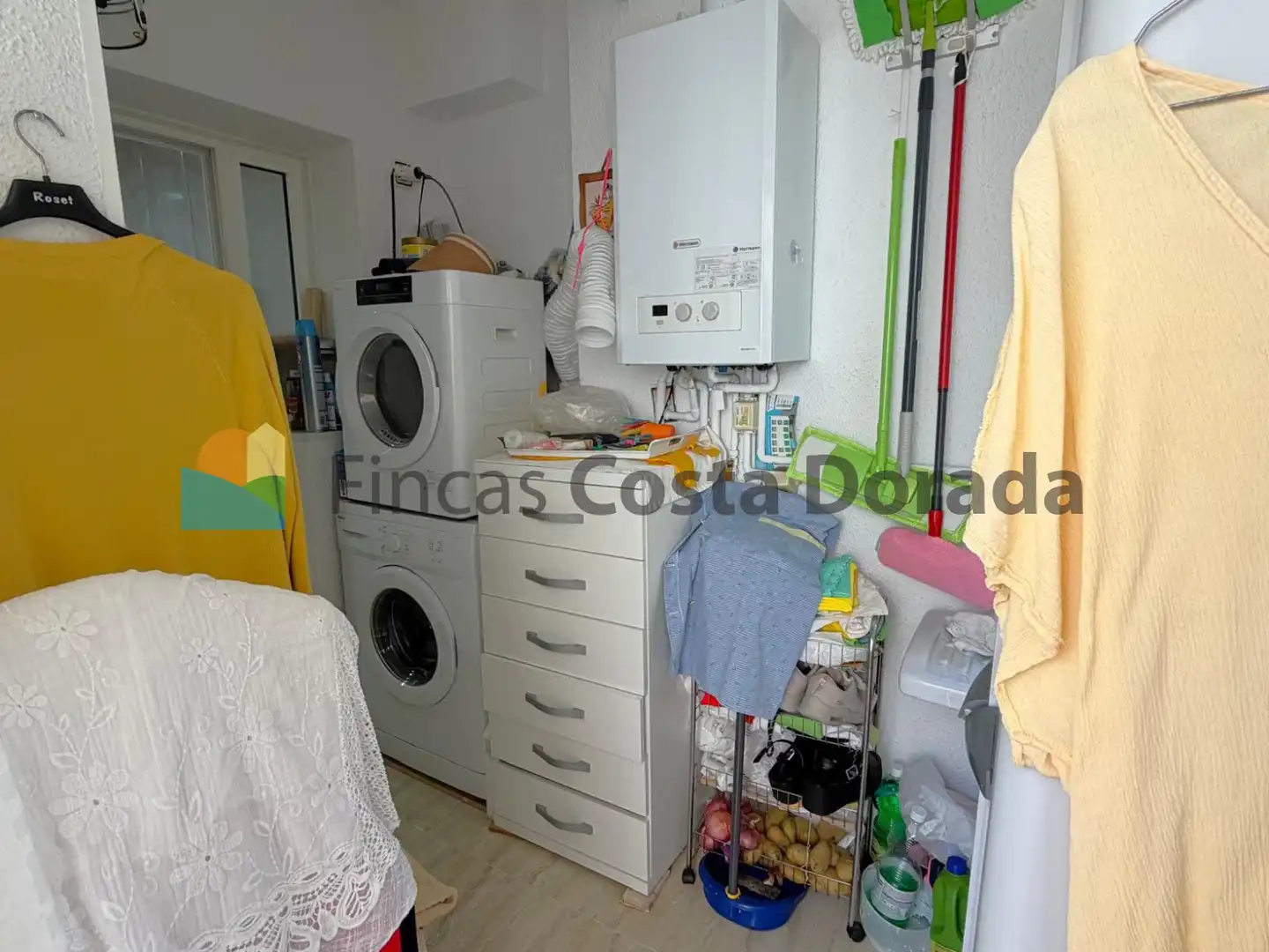 Cuina de Casa adosada en venda en Cubelles amb Aire condicionat, Calefacció i Jardí privat
