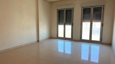 Amplia vivienda con garaje y trastero en Albatera