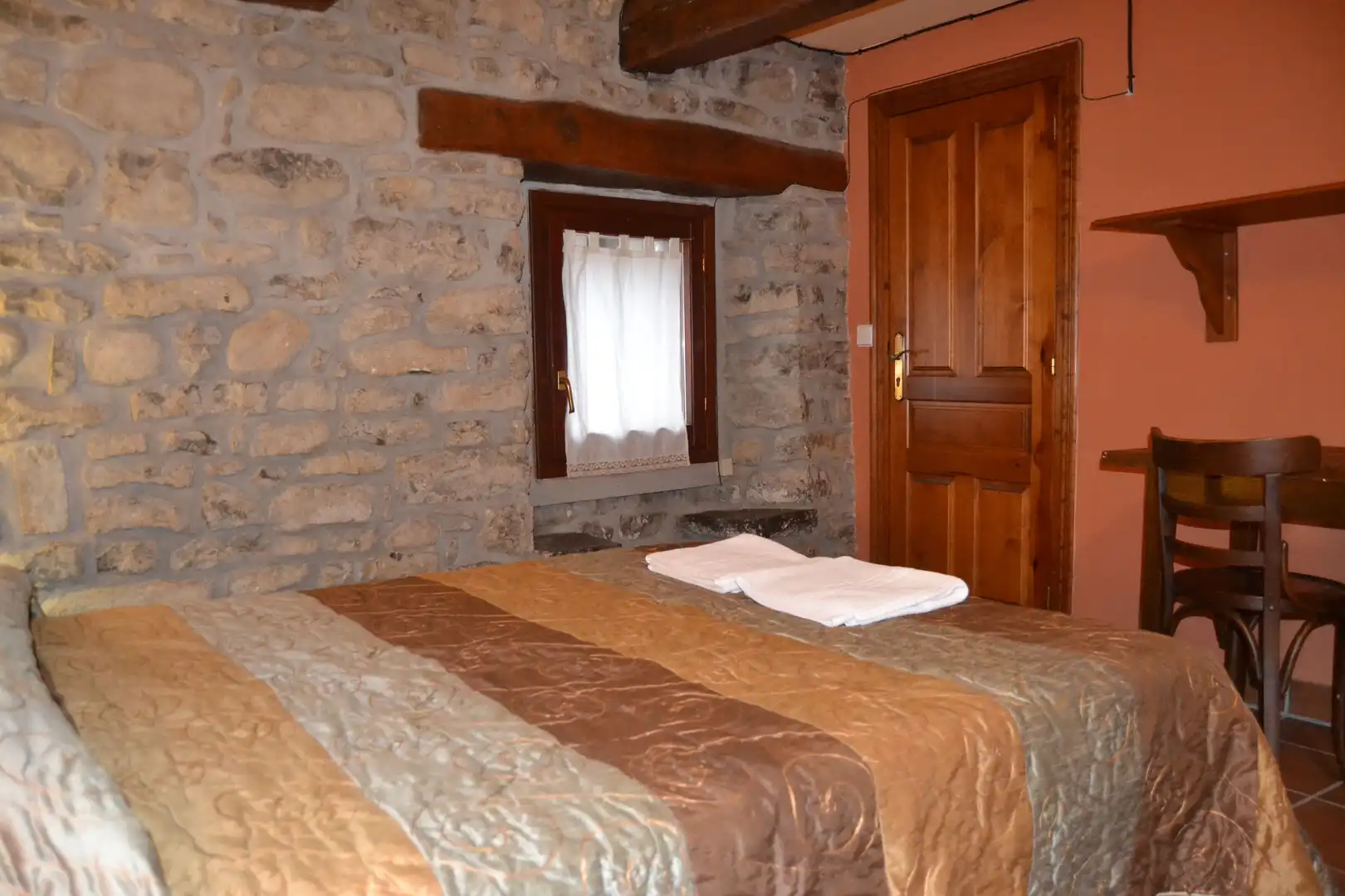 Habitación de Casa o chalet en venta en Borau con Calefacción, Parquet y Trastero