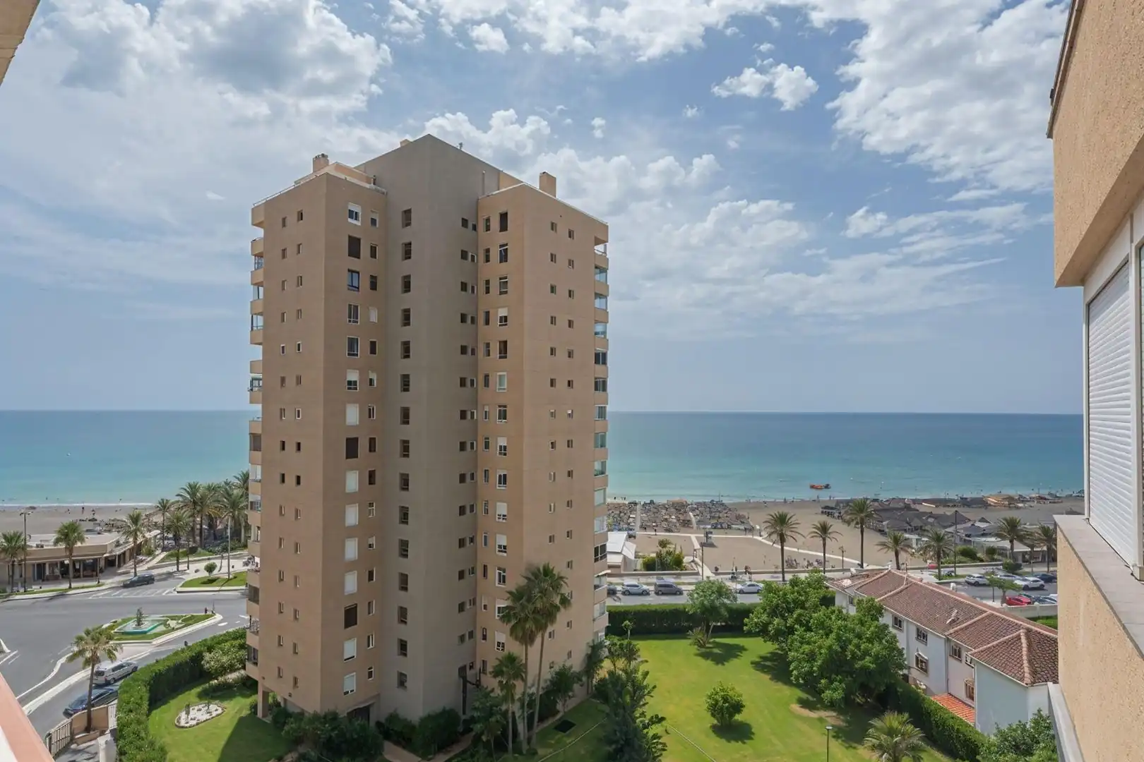 Vista exterior de Pis en venda en Torremolinos amb Terrassa i Piscina comunitària