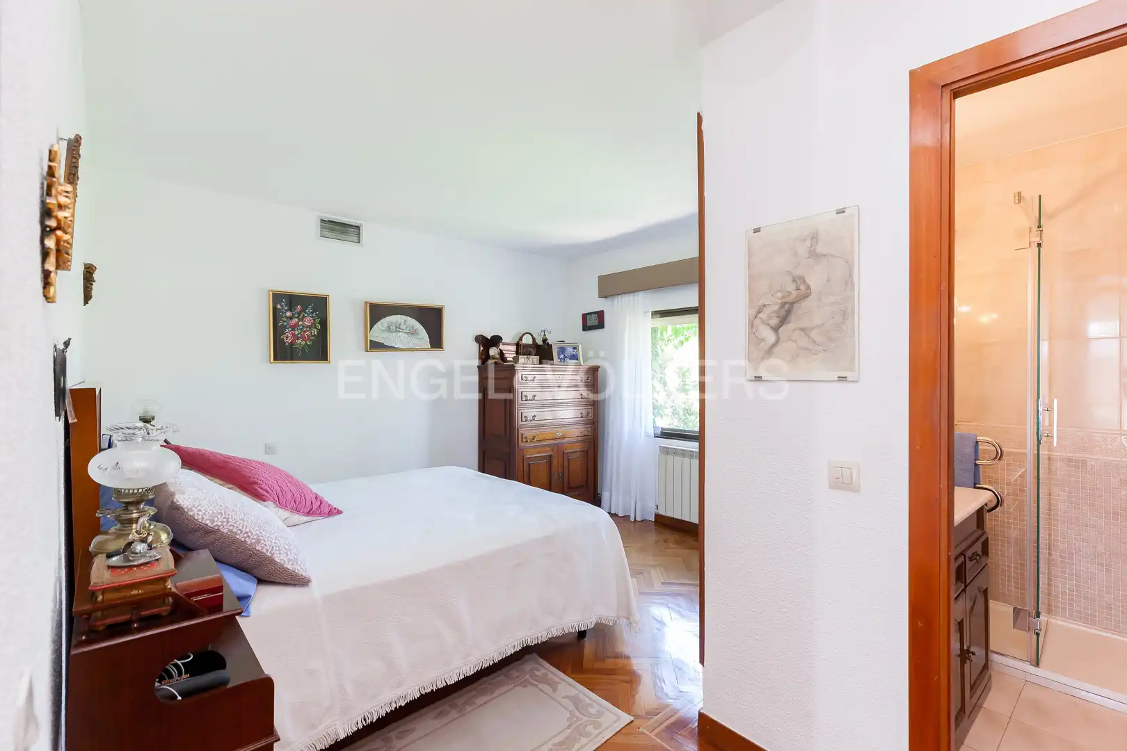 Dormitori de Casa adosada en venda en Alcobendas amb Aire condicionat, Calefacció i Jardí privat