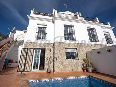 Casa amb piscina en venda a Frigiliana
