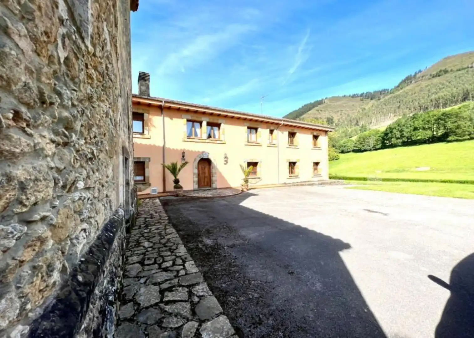 Vista exterior de Casa o chalet en venta en Piloña con Calefacción y Jardín privado