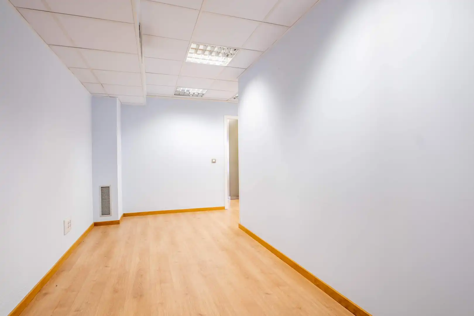Büro zur Miete in Zaragoza mit Klimaanlage und Heizung