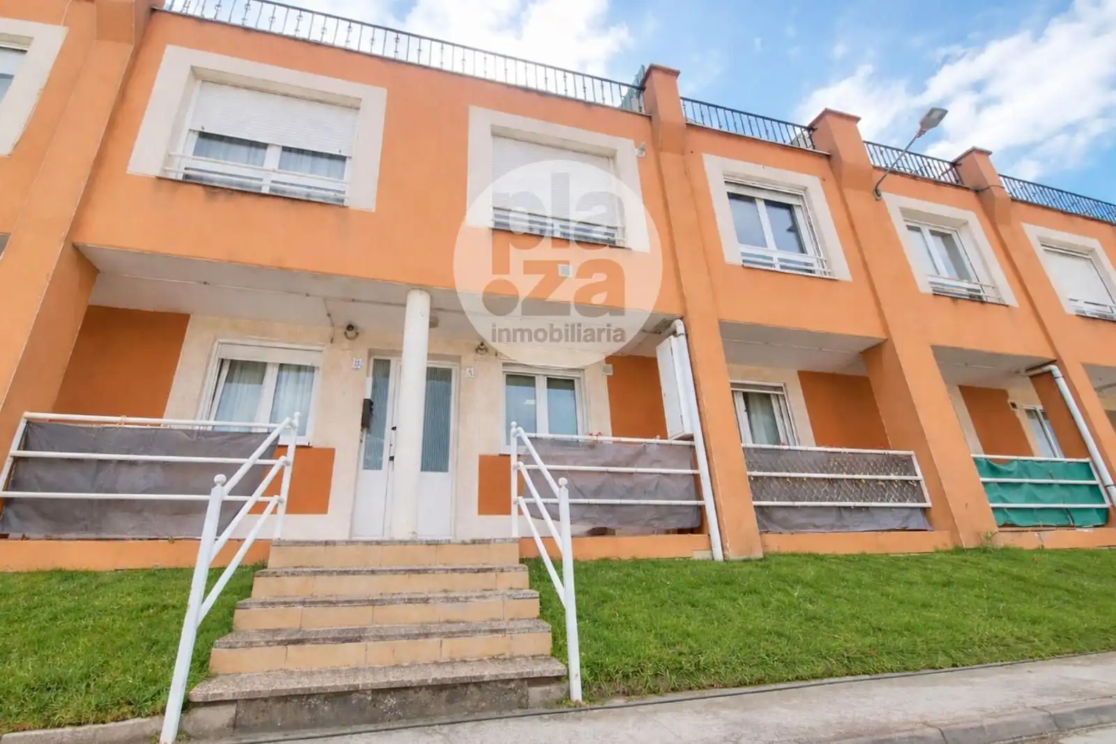 Vista exterior de Piso en venta en San Mamés de Burgos con Calefacción, Terraza y Trastero
