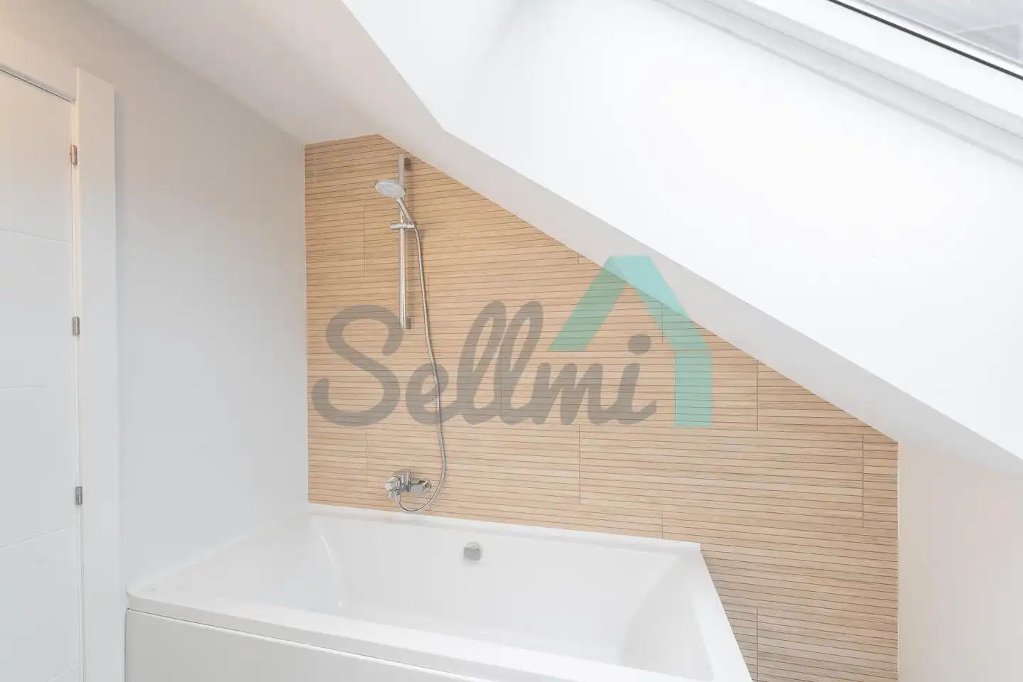Attic for rent in Rendueles Llanos, Ceares