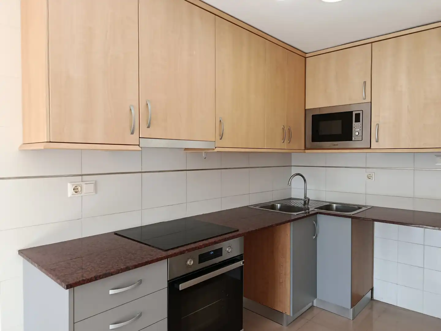 Cocina de Piso de alquiler en Caldes de Malavella con Calefacción y Balcón
