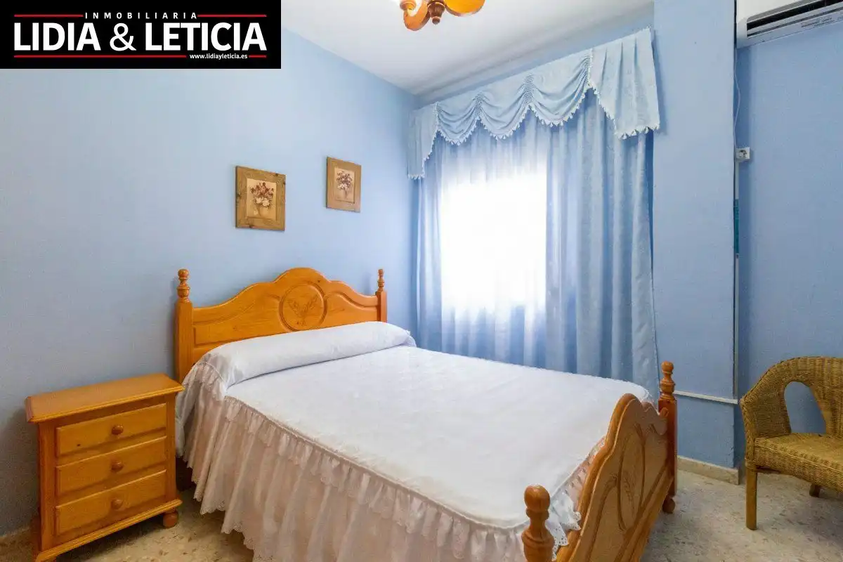 Habitación de Casa o chalet en venta en Alcalá de Guadaira con Aire acondicionado, Calefacción y Jardín privado