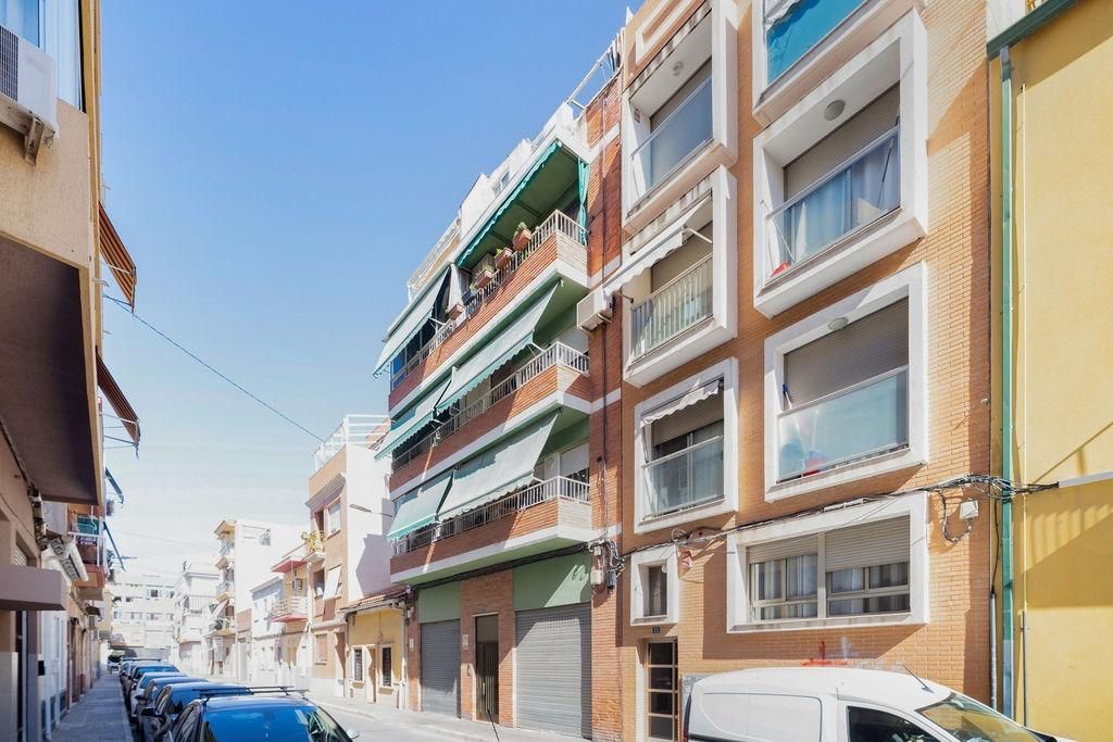 Vista exterior de Pis en venda en Alicante / Alacant amb Traster