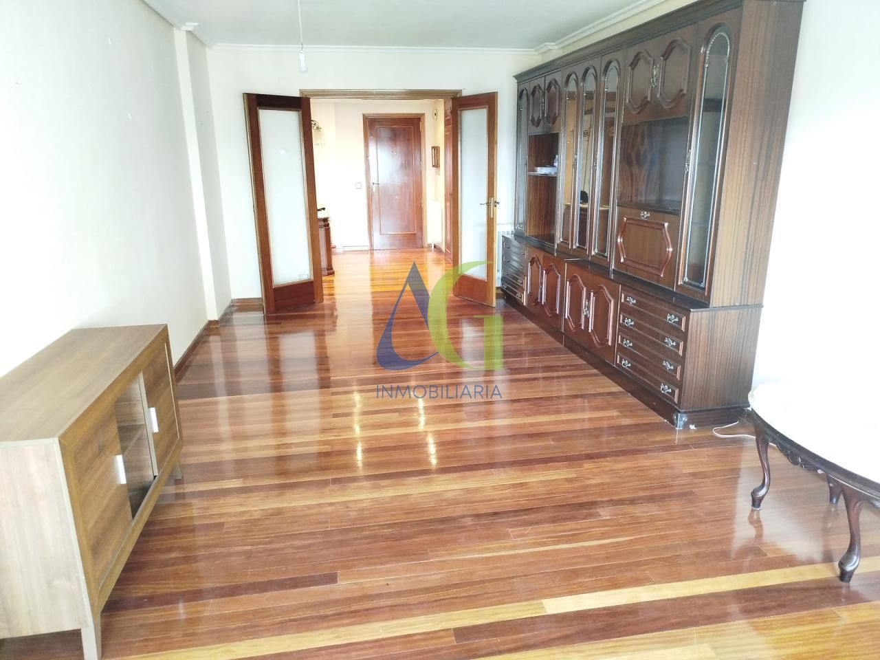 Piso en venta en León Capital  con Calefacción, Parquet y Terraza