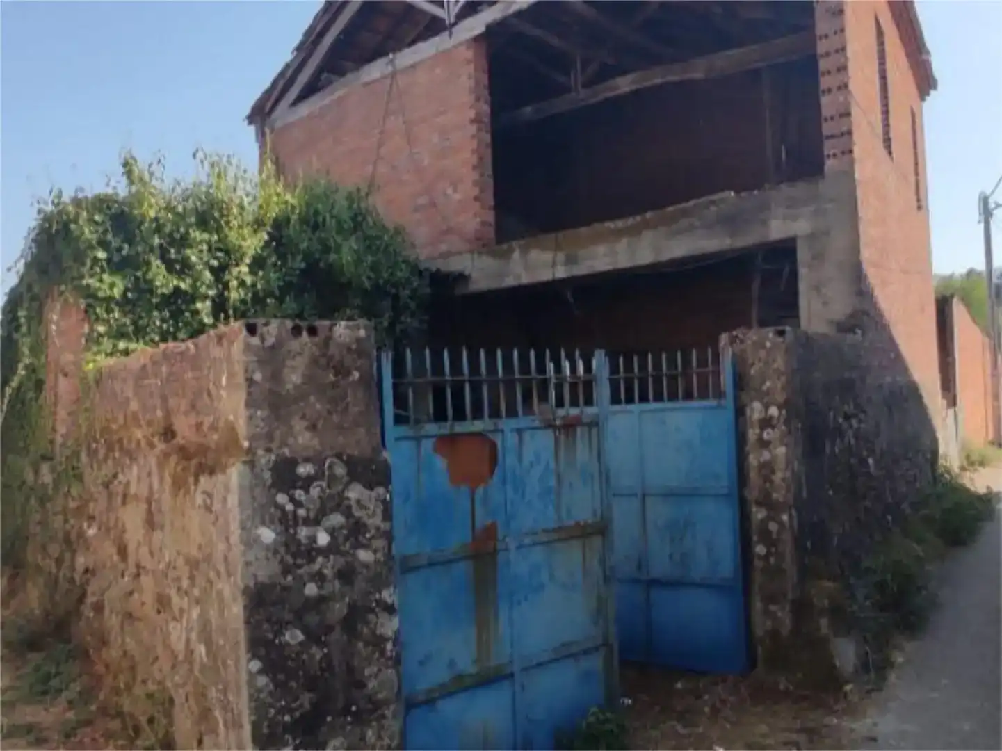 Vista exterior de Casa adosada en venda en Sober
