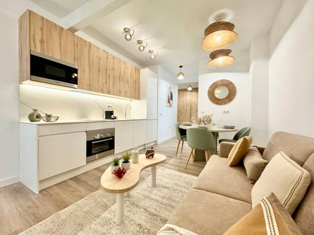 Piso en Alquiler en N/A en Cortes - Huertas