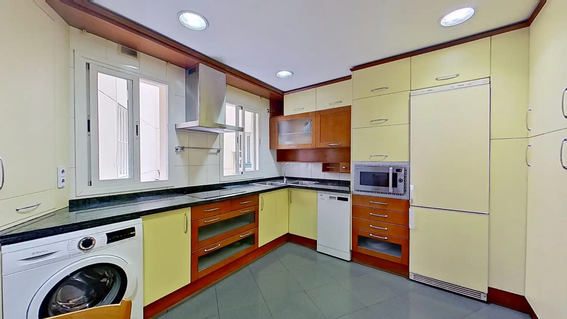 Kitchen of Flat for sale in Málaga  with Terrace and Storage room