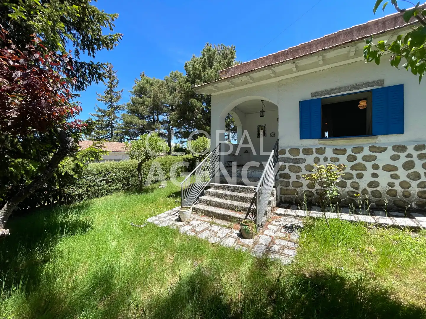 Haus oder Chalet zum Verkauf in Herradón de Pinares mit Heizung, Privatgarten und Terrasse