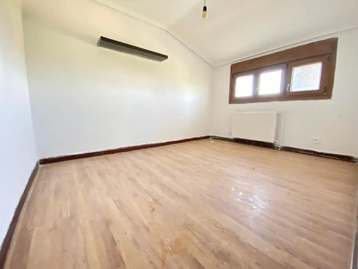 Casa o xalet en venda en Condado de Treviño amb Jardí privat, Terrassa i Traster