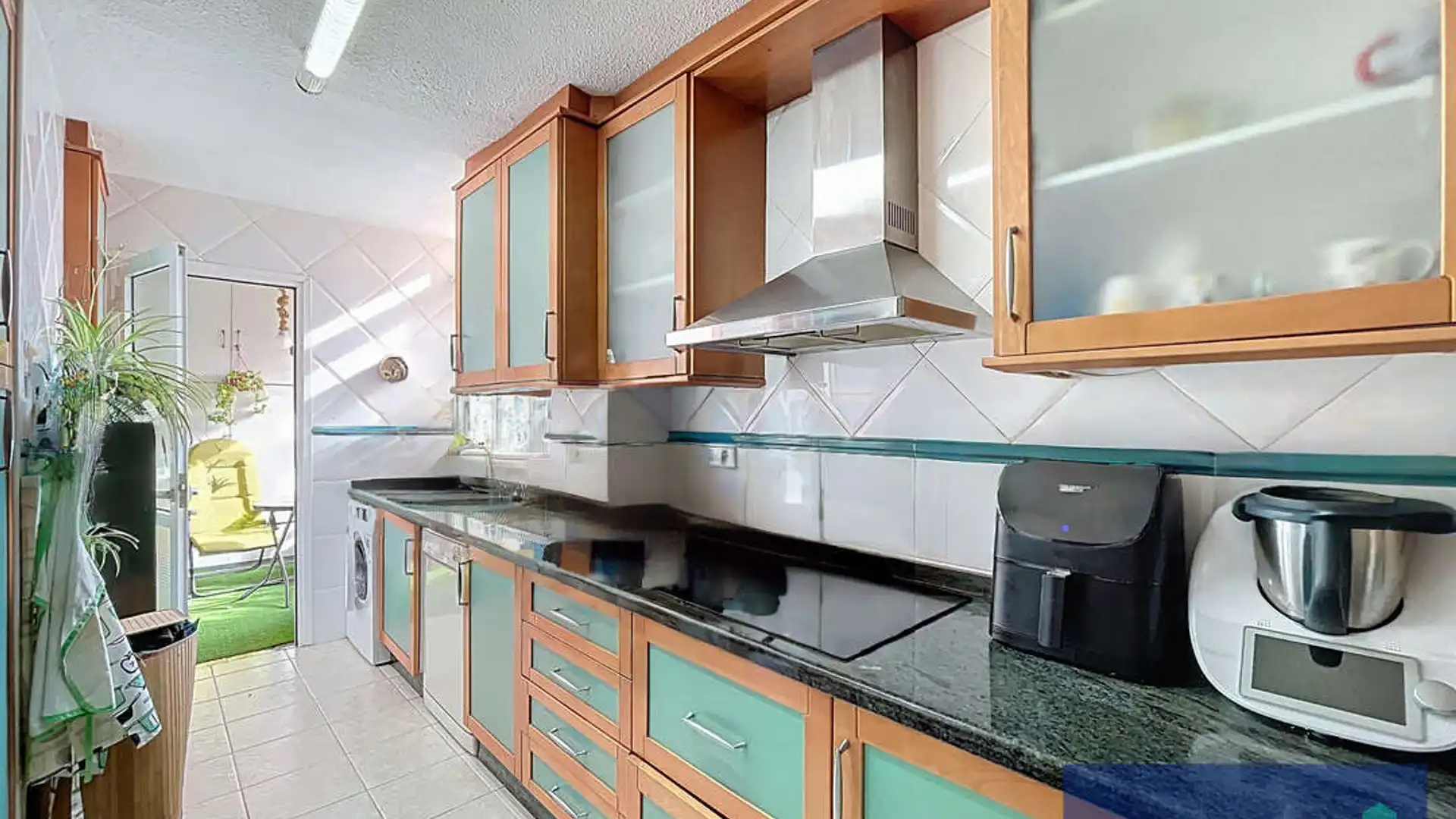 Cocina de Piso en venta en Alicante / Alacant con Aire acondicionado, Jardín privado y Piscina