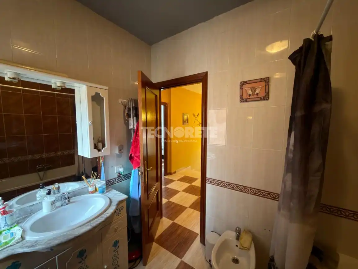 Bathroom of Detached homes for sale in Dosbarrios, Toledo