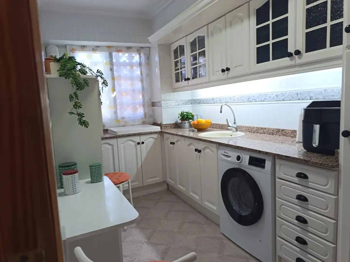 Cuina de Pis en venda en Alicante / Alacant amb Aire condicionat, Jardí privat i Terrassa