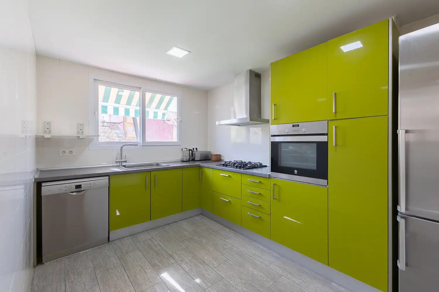 Küche von Wohnung zur Miete in Valencia mit Klimaanlage, Heizung und Parkett