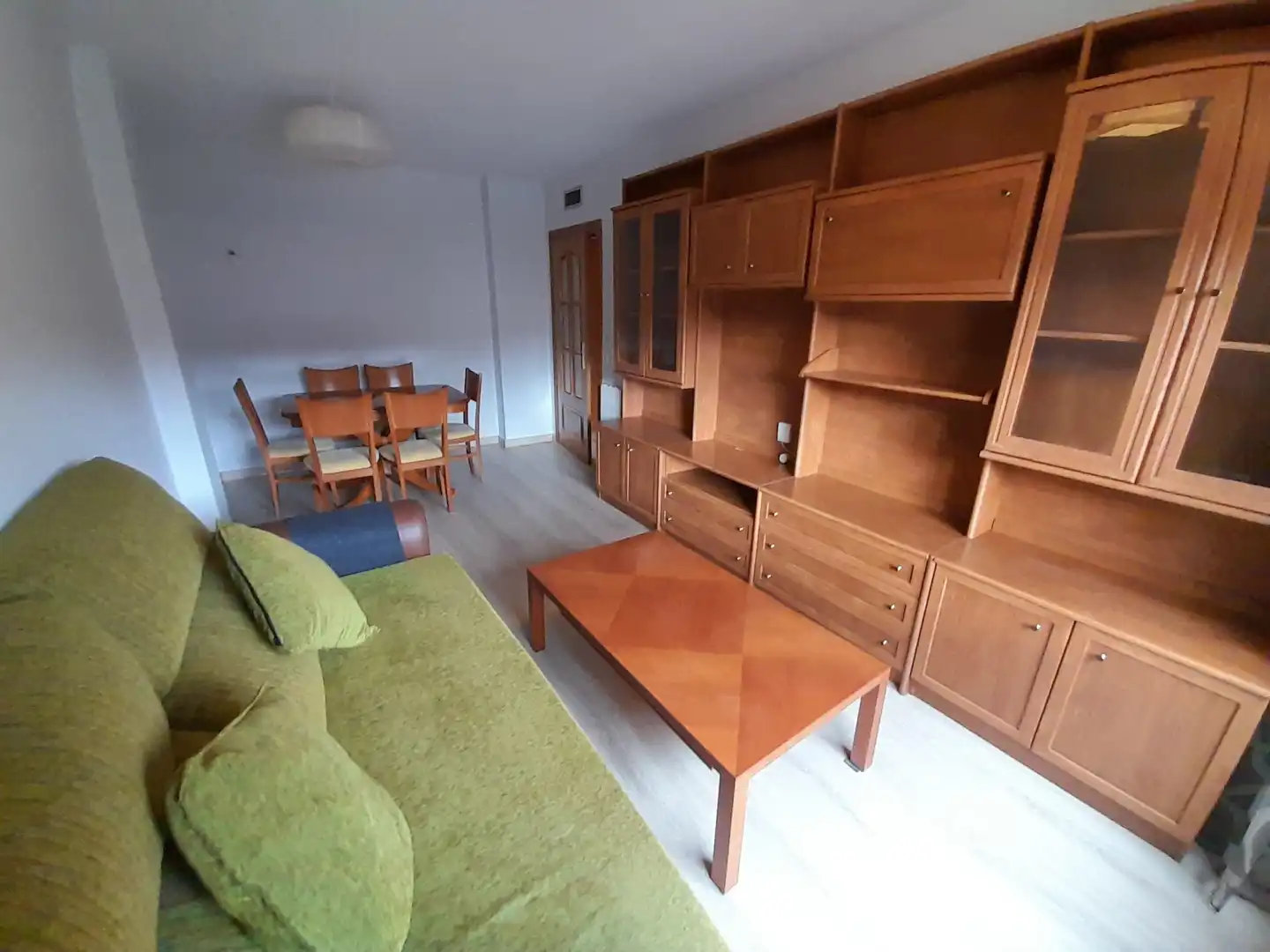 Living room of Flat for rent in Madrid  with Air Conditioner, Heating and Storage room