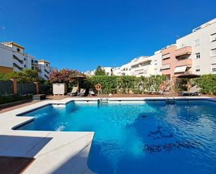 Piscina de Apartament en venda en Estepona amb Aire condicionat, Terrassa i Traster