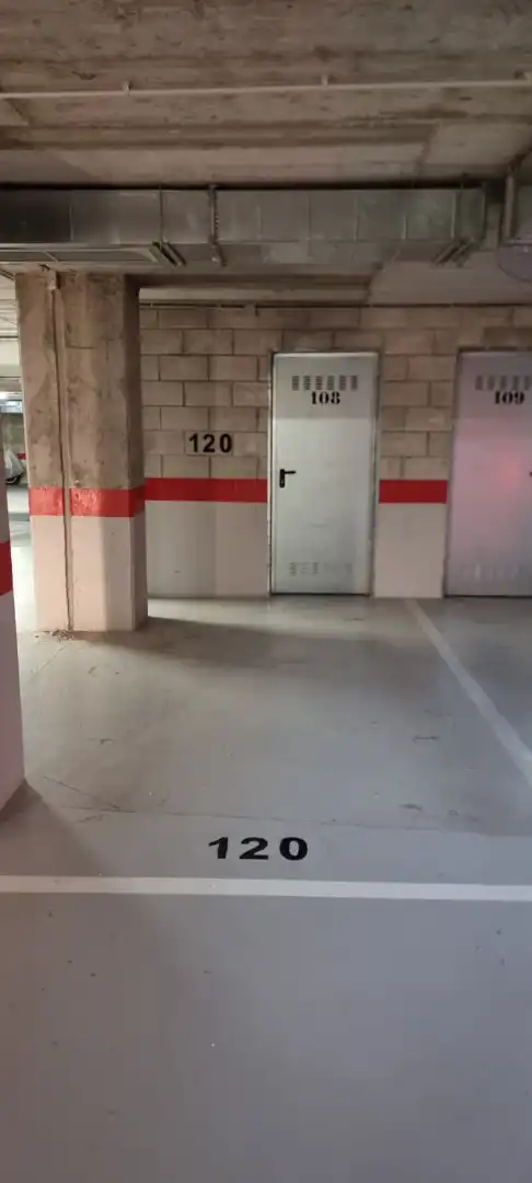 Parkplatz von Wohnung zur Miete in Entrenúcleos
