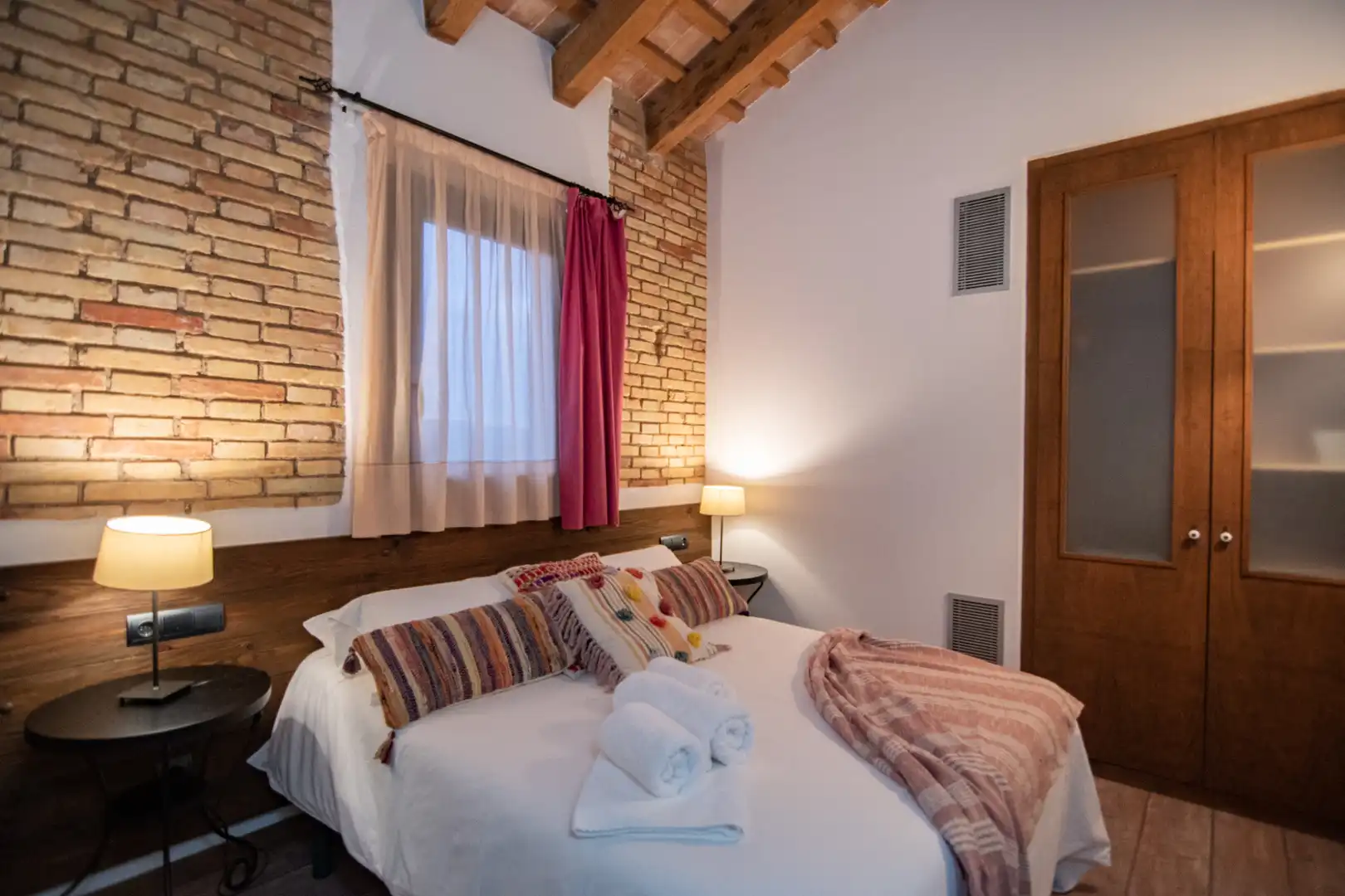 Dormitori de Finca rústica en venda en Deltebre amb Aire condicionat, Jardí privat i Terrassa