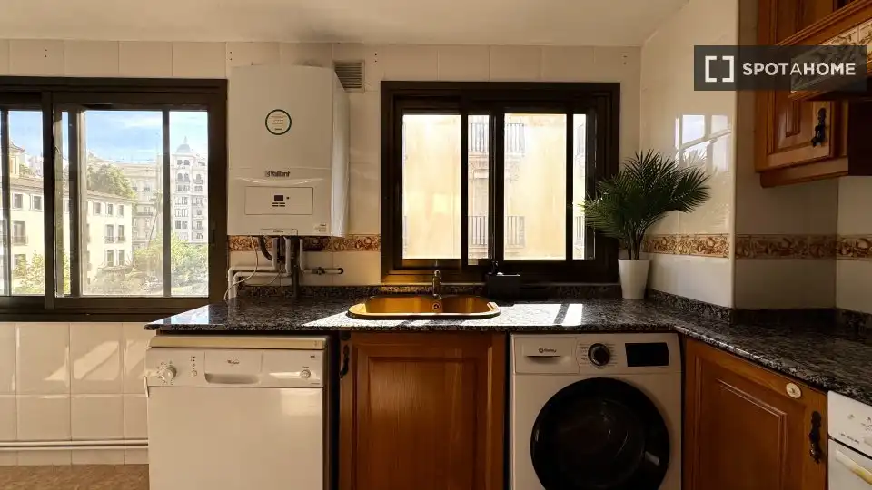 Kitchen of Flat for rent in Valencia  with Air Conditioner, Heating and Furnished