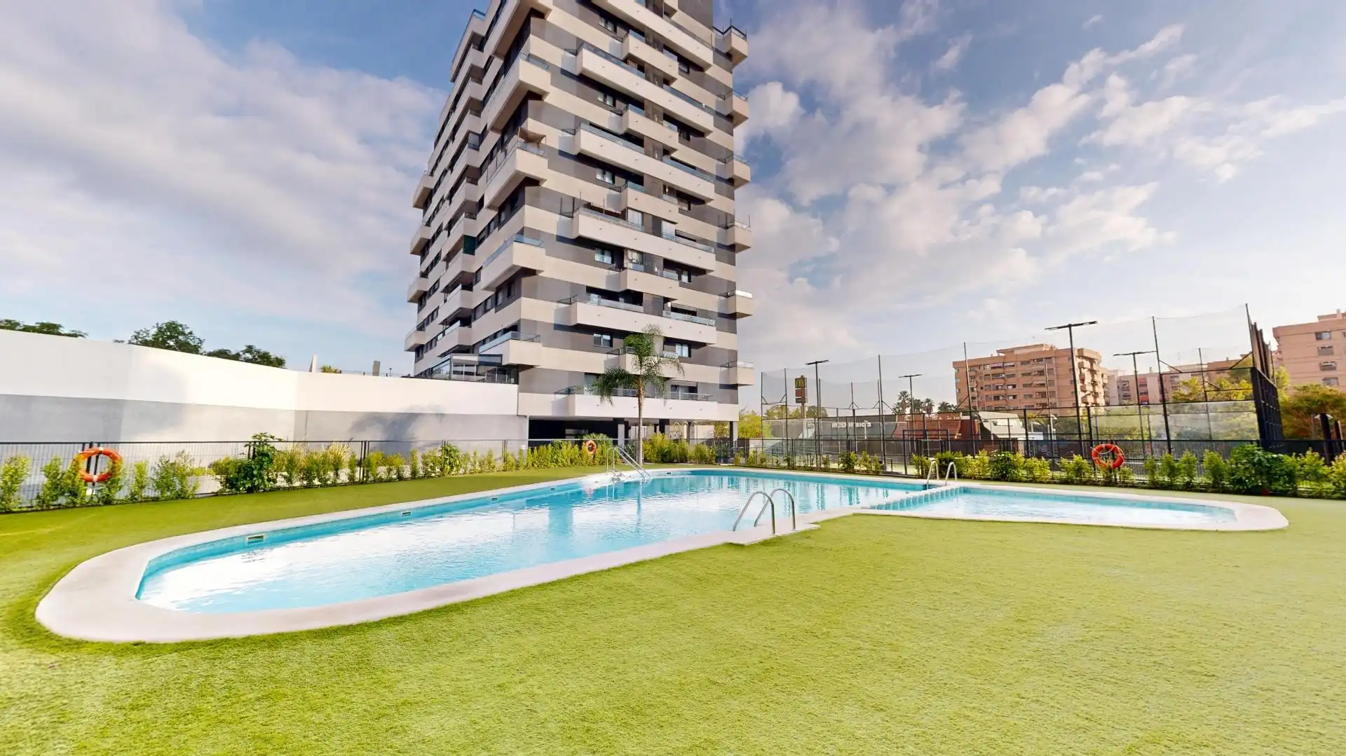 Swimming pool of Flat for sale in Benicalap