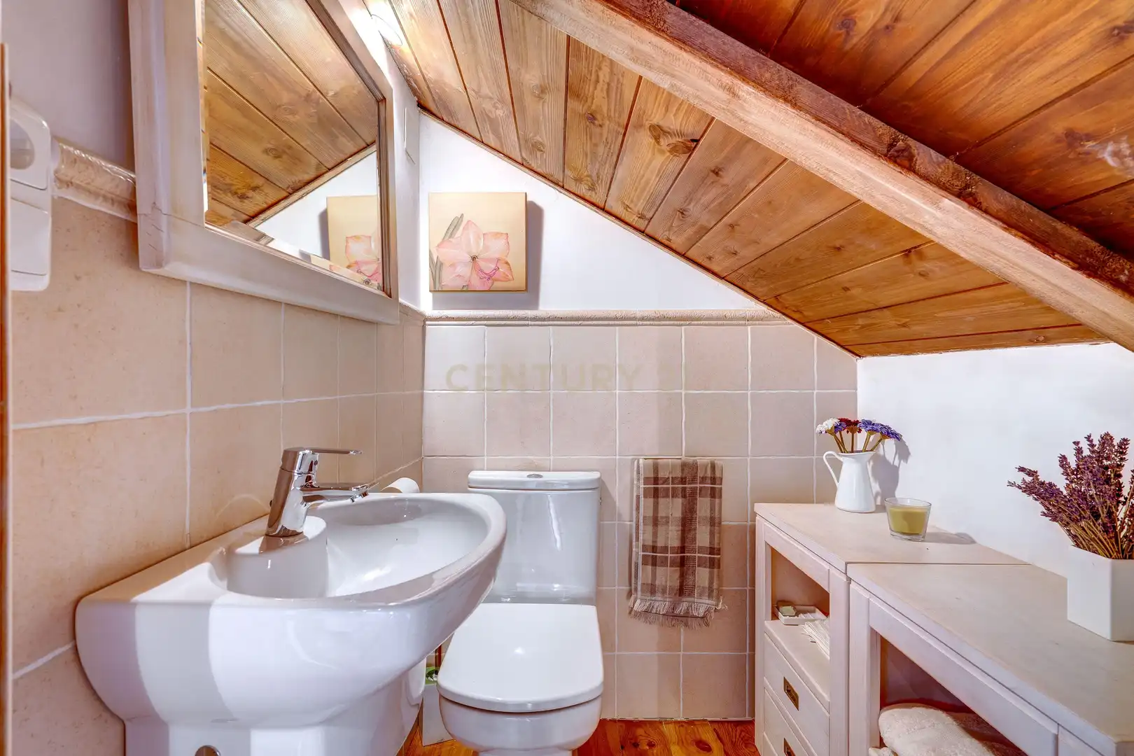 Badezimmer von Einfamilien-Reihenhaus zum Verkauf in Anguciana mit Privatgarten, Abstellraum und Schwimmbad