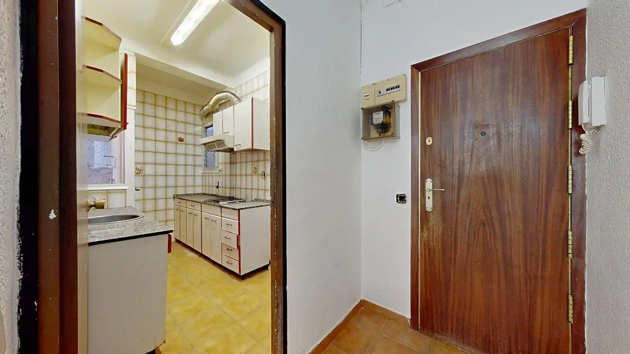 Cuina de Pis en venda en Barcelona amb Aire condicionat i Balcó