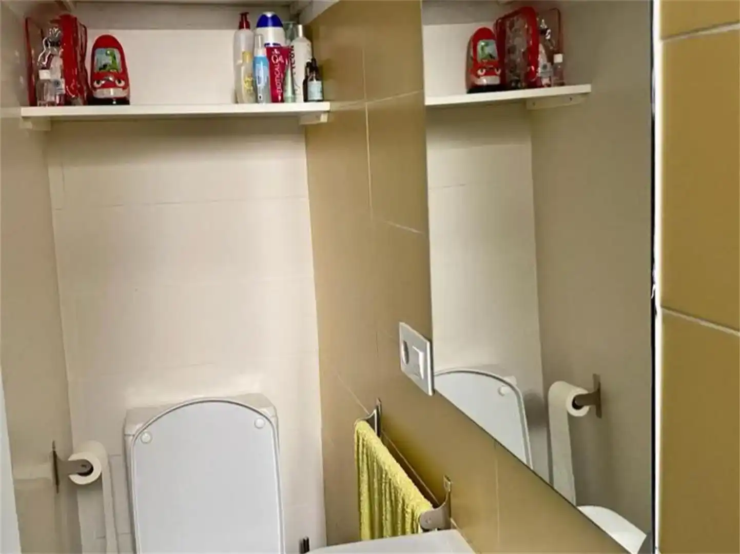 Badezimmer von Erdgeschoss zum Verkauf in Cáceres Capital mit Klimaanlage