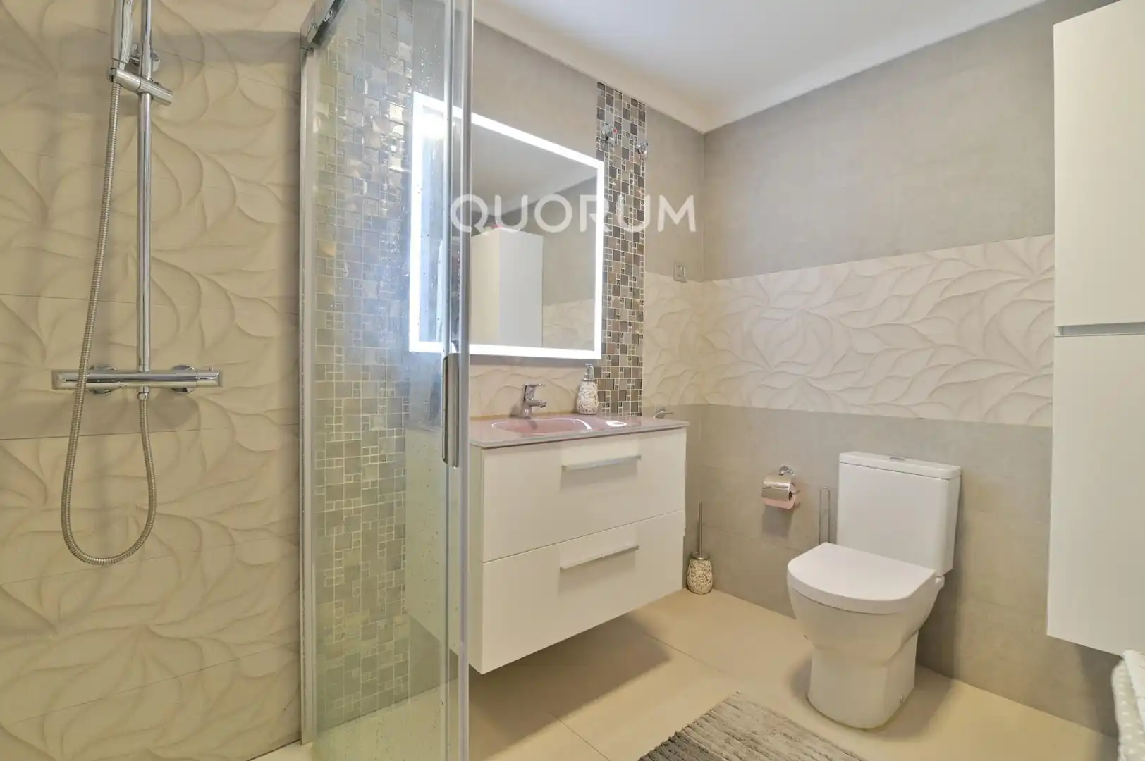 Bathroom of Flat for sale in Galdakao  with Air Conditioner, Heating and Furnished
