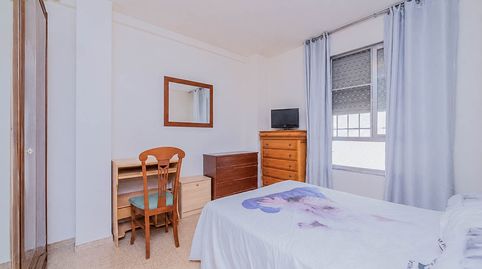 Foto 5 de Piso en venta en Calle Reina Victoria, Reyes, Parla