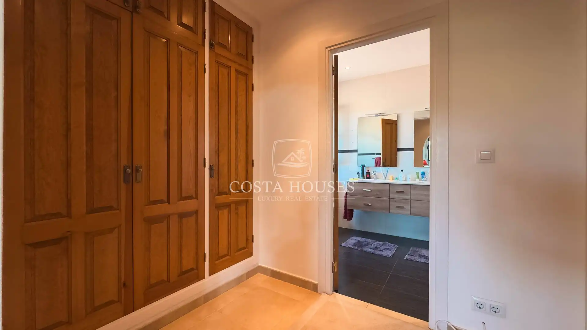 Houses for sale in Jávea / Xàbia  with Air Conditioner, Private garden and Terrace