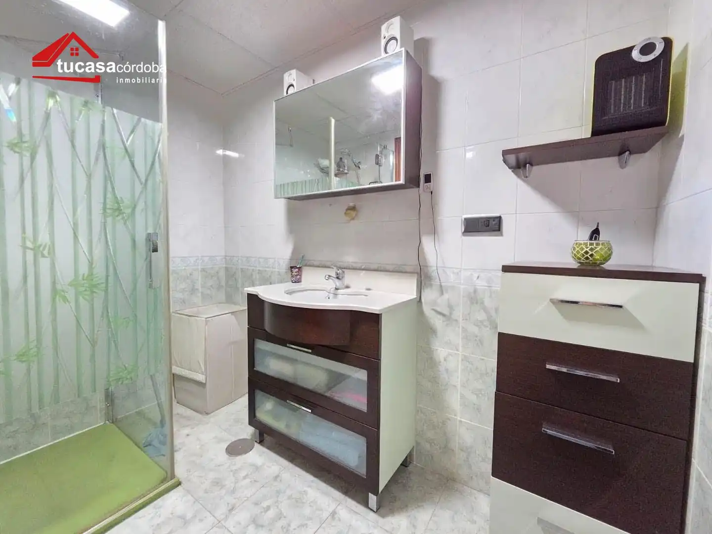 Badezimmer von Wohnung zum Verkauf in Córdoba mit Klimaanlage und Abstellraum