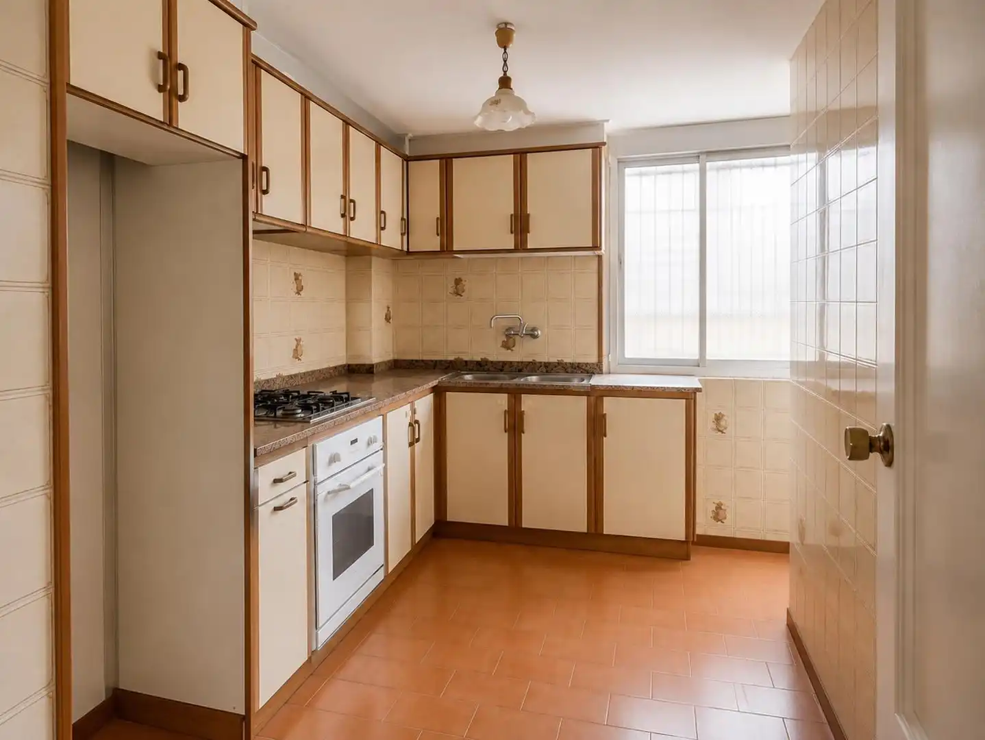 Cocina de Piso en venta en Barcelona con Terraza y Balcón