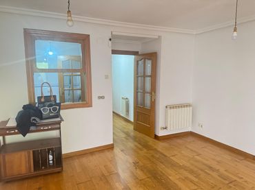 Flat with balcony for sale in Calle Cardiles