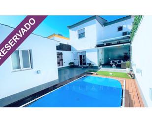 Exterior view of Single-family semi-detached for sale in Villanueva del Ariscal