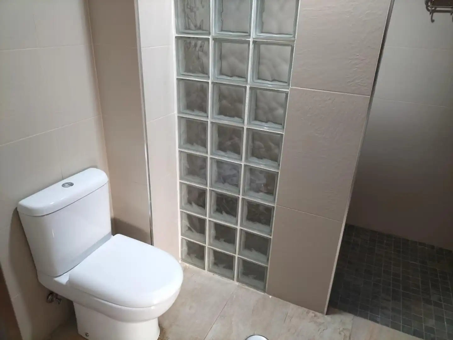 Baño de Piso en venta en Palencia con Calefacción, Parquet y Balcón