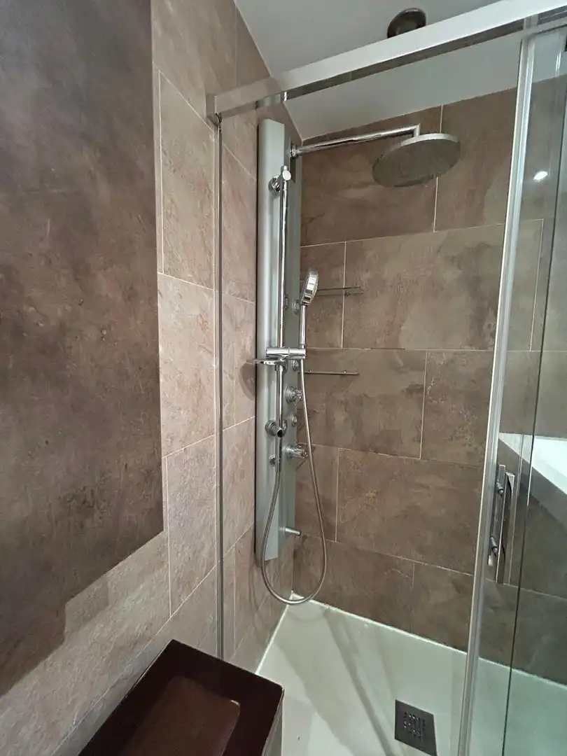 Flat for sale in Avenida FELICIDAD, Los Rosales