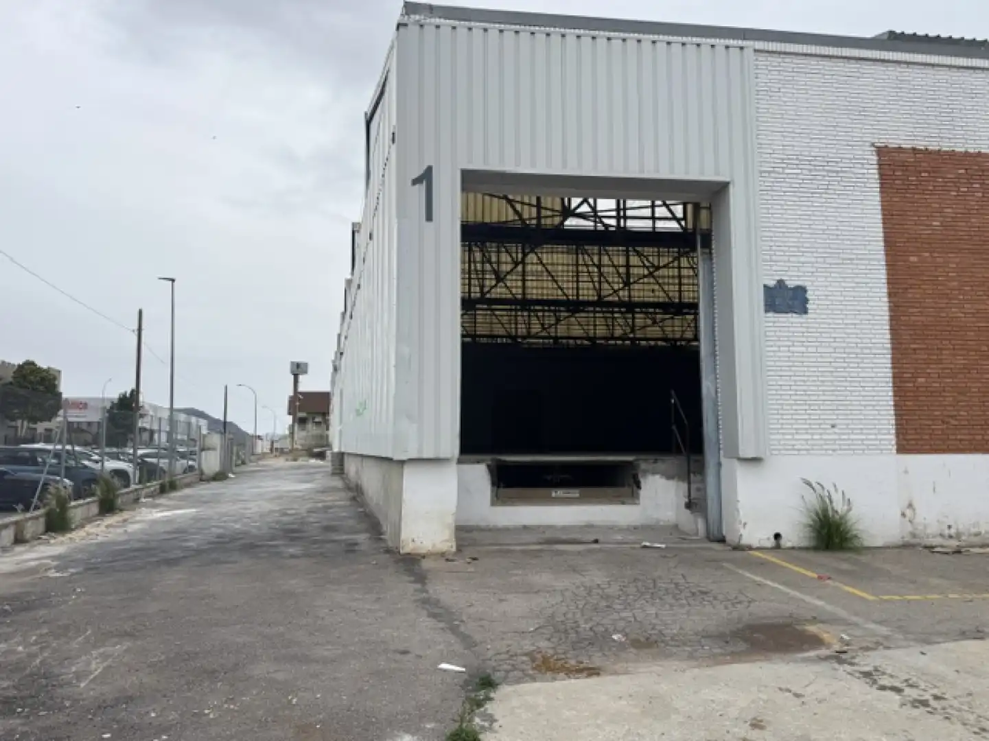 Vista exterior de Nave industrial de alquiler en Rafelbuñol / Rafelbunyol