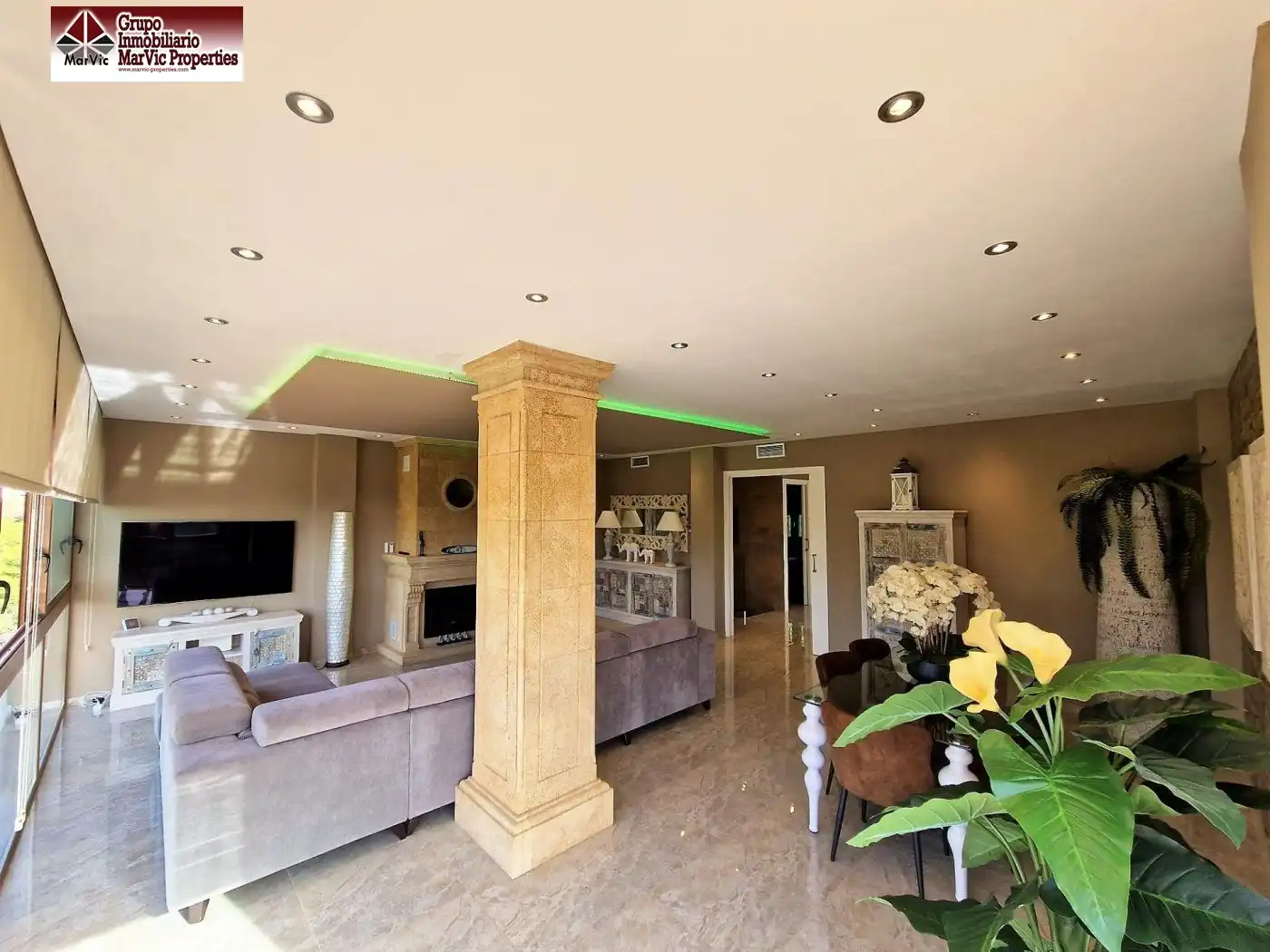 Sala d'estar de Casa o xalet en venda en La Nucia amb Aire condicionat, Calefacció i Jardí privat