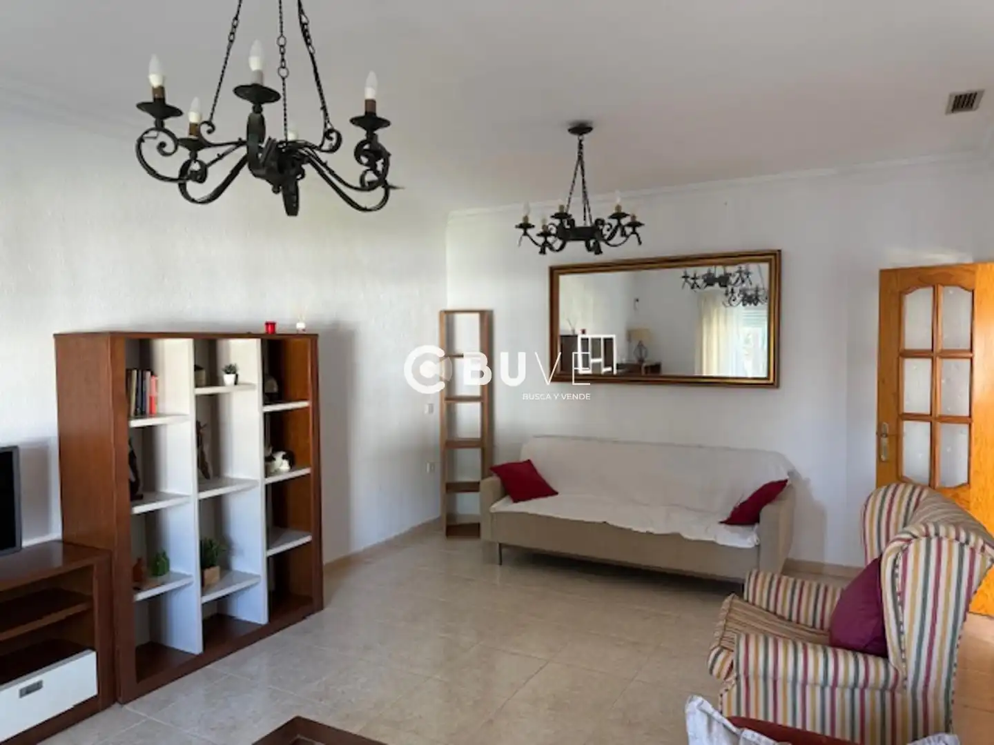 Chalet con piscina en venta en COLIBRI