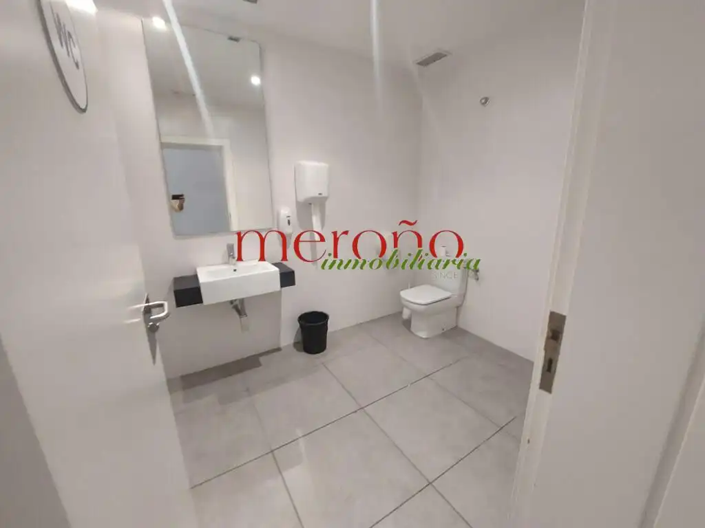 Baño de Oficina de alquiler en Elche / Elx con Aire acondicionado