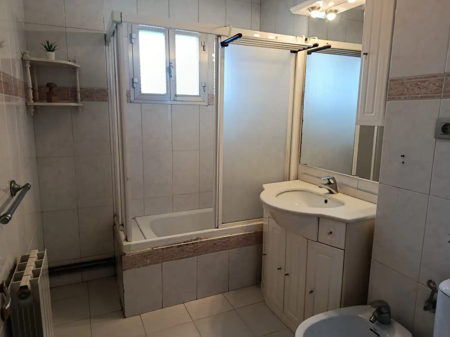 Badezimmer von Wohnung zum Verkauf in Bilbao  mit Heizung und Möbliert